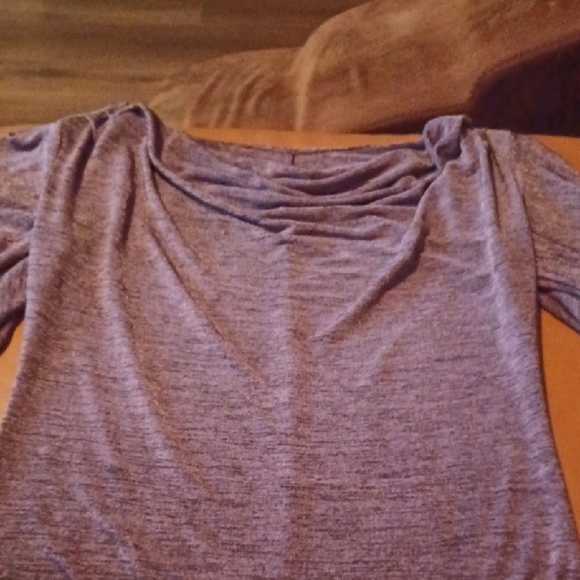 💙🌺Elegant Purple Women's Top - Picture 2 of 9